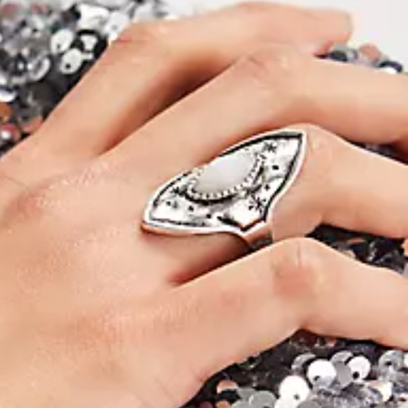 Free People Jewelry - NWT Free People Spacey Ring